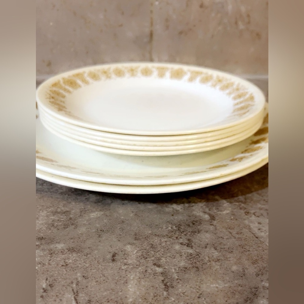 🤍Lot(Plates&Bowls) of Vintage Corelle Gold Floral Dishes 🤍 - Picture 2 of 11